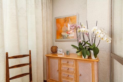 This bright and fully equipped apartment offers comfortable accommodation for up to four guests, featuring two bedrooms—one with a double bed and the other with two single beds. Situated on an upper floor with elevator access, it includes a private b...