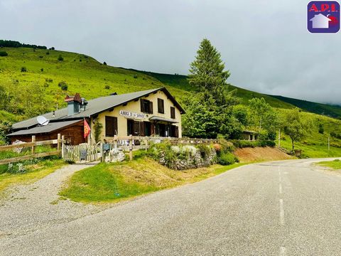 BERGHERBERG - PYRENEEËN ARIEGEOISES Deze charmante herberg ligt op een hoogte van meer dan 1200 meter, op de top van een bergpas in de Ariège-Pyreneeën, en biedt een uitzonderlijk uitzicht op de bergen en valleien. Een unieke en ongerepte locatie, ee...