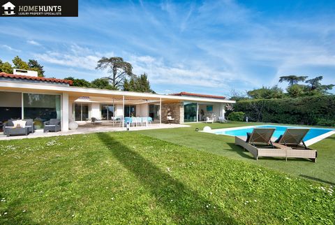 Nice Cimiez – Contemporary Single-Storey Villa with Sea View and Exceptional Potential Nestled in the heart of Cimiez, one of Nice’s most prestigious and secure residential districts, this contemporary Californian-style villa offers an extraordinary ...