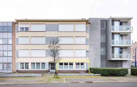 300m from the sea - 2 bedrooms - 4 people Completely renovated and modern apartment on the ground floor, 300m from the sea, in the center of Koksijde, close to the sea, shops and restaurants. Pets allowed on request. Layout The apartment consists of ...