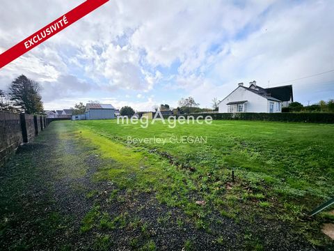 Terrain 1809 m² clos, viabilisé avec hangar