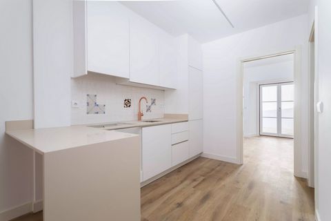 Magnífico apartamento T1 com 50m2 + 20m2 de logradouro onde cada detalhe foi cuidadosamente pensado para oferecer conforto e funcionalidade. Ideal para quem procura modernidade numa localização cosmopolita da cidade, este imóvel apresenta materiais d...