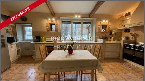 Mareuil sur Lay dissais, au calme, ensemble immobilier sur une parcelle de 700M2 clos avec garage.