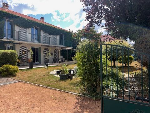 Idéal famille ou projet de vie au vert : maison de caractère avec espaces généreux et jardin arboré