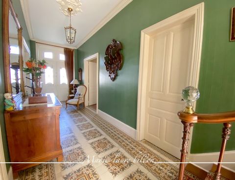 Dpt Deux Sèvres (79), à vendre NUEIL LES AUBIERS maison bourgeoise de 222 m² + dépendances et terrain de 1 921,00 m²