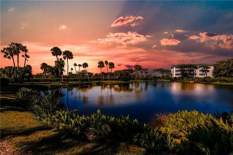 What a view! Beautiful Lakeside villa with volume ceilings and the most beautiful river views. 3/2 split bedroom plan, lovely screened patio for alfresco dining. Original owner, immaculate condition, rare 2 car garage and so much more! Sizes approx./...
