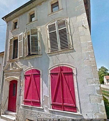 Maison à VIC-SUR-SEILLE
