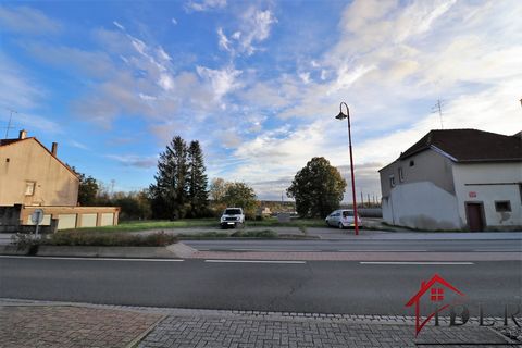 Exclusively on Sarrebourg free builder land to service 1627 m2 ideally located a few minutes from the train station, schools, services, shops .. Quick access to the road network. Agency fees included charge to sellers. E.I. Christian THIELGES - AGENT...