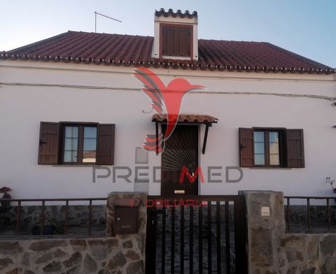 This wonderful 3 bedroom villa with 251m2 of total land area and 201 m2 of gross construction area, located in the village of Vimieiro, municipality of Arraiolos, was totally remodeled in 2008 and may be your future home. All its areas are wide and w...
