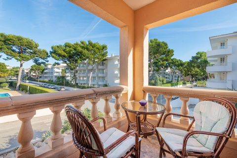 Welkom in dit prachtige appartement gelegen in Cala Rajada en zeer dicht bij de zee. Er kunnen maximaal 2 personen in verblijven. Er is geen betere manier om uw dag te beginnen dan te ontbijten op het terras van het appartement, dat vrij uitzicht bie...