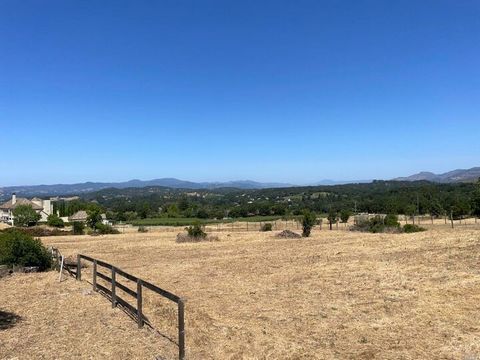Beautiful 1.19 acre view parcel in Coombsville! Buildable Lot with amazing views. Offers quiet East Napa wine country living! Surrounded by Hills, Vineyards, and Trees, this mostly-level lot provides the opportunity to build your dream home, or even ...