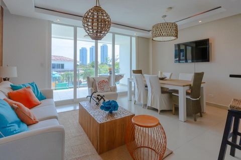 Spektakulär lägenhet - I utmärkt läge i San Carlos, Panama. Lugnt område med 24-timmars bevakning Med en vacker utsikt har lägenheten mer än 128mts2 och har en helt modern och lyxig atmosfär 3 sovrum 2.5 badrum 1 Parkering Vardagsrum, matsal och öppe...