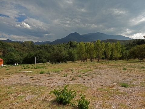 Dpt Pyrénées Orientales (66), à vendre PRADES terrain constructible de 219 m² - Construction libre