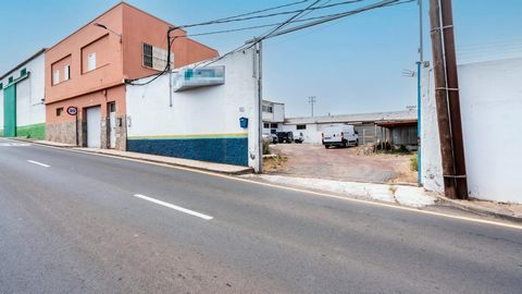 In the Municipality of San Cristóbal de La Laguna, Zona San Miguel de Geneto, Calle Leoncio Rodríguez nº 34, the sale of industrial warehouses is available on a plot of 1,012 square meters. These facilities offer versatile space for a variety of indu...