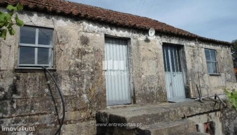 House V2 in stone for sale, for restoration with urban land. It has a bore water. Panoramic views. Excellent sun exposure. Good hits. Vila Boa do Bispo, Marco de Canaveses. Ref.:MC04046 FEATURES: Land Area: 750 m2 Area: 750 m2 Used Area: 40 m2 Rooms:...