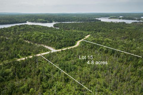 19344 sq meter property in Cape Breton, Nova Scotia, represents a remarkable opportunity to create your own paradise and offers the perfect combination ofprivacy and convenience. ROW for Water access for vehicles and persons. Power is located directl...