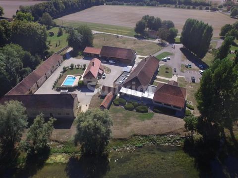 Réf ST1766: Near Troyes Swixim International is offering this splendid 11-hectare estate in the Aube region comprising 11 individual chalets with private terraces, a restaurant, a bar, two function rooms for personal or professional events and an ind...