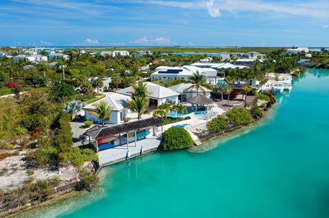 In the Turks & Caicos Islands' most affluent community, you'll find Byculla Villa. The Leeward neighbourhood is home to beautiful canal homes and - with 238 feet of frontage - few properties have as much waterfront. The villa has four spacious bedroo...