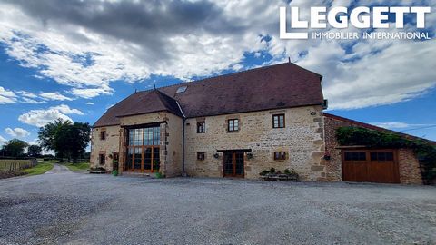 A14488 - Une opportunité exceptionnelle d'acquérir une propriété polyvalente, comprenant une superbe transformation de grange et deux charmants cottages. Cette ancienne grange rénovée offre un espace de vie familial luxueux, préservant ses caractéris...