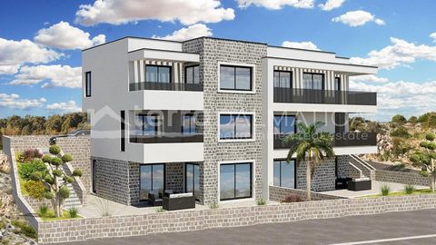 A luxurious semi-detached house (duplex - S1) is for sale, currently under construction, with completion expected in 2025. Located in a prime location, the house is just a 10-minute walk from the beach and a 15-minute walk from the town center, offer...