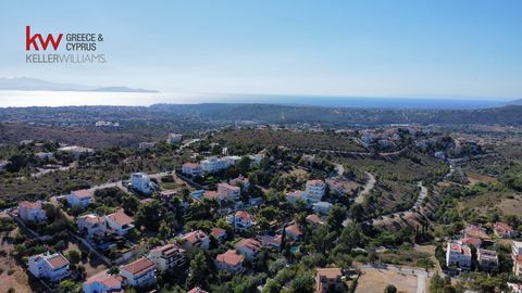 En Kallitechnoupoli, en el municipio de Rafina-Pikermi, se vende una parcela de esquina, dentro del plan de la ciudad, uniforme y edificable de acuerdo con las disposiciones urbanísticas vigentes de la zona, con una superficie de 660 metros cuadrados...