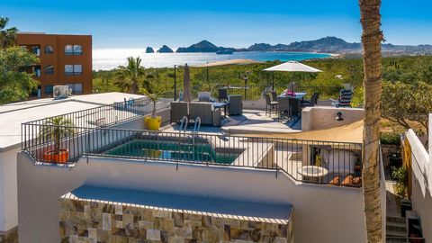 BRCL226 LF Maison avec vue sur l’océan sur le toit et piscine privée, à vendre, Cabo Bello, Cabo San Lucas.   Maison de 2 chambres, prête à emménager tout de suite. Avec des espaces de divertissement.   Maison avec le cadre idéal pour recevoir vos in...