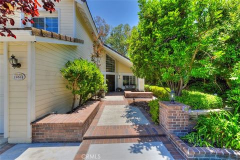 Welcome to the hilltop community of Portola Hills. This beautiful Cul-de-Sac home features 4 bedrooms 2.5 bathrooms, dramatic staircase, two story ceilings in the living room and dining area with great views of the private backyard. The kitchen featu...