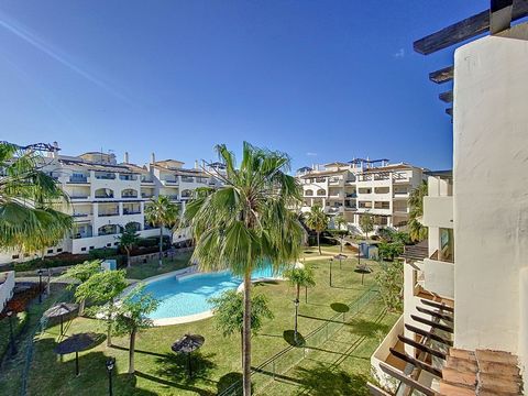 Located in Málaga. FANTASTIC CORNER UNIT WITH AN UNBEATABLE LOCATION!! in Sabinillas, Manilva, Málaga If you are looking for a good location, we present this purchasing opportunity just five minutes walk from the beaches, Puerto de la Duquesa and Sab...