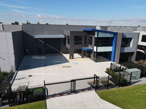 Cameron est ravi de présenter à la vente 7 Bass Court, Keysborough. Cette propriété en pleine propriété offre une opportunité exceptionnelle d’obtenir une installation moderne et haut de gamme au cœur de la zone industrielle en plein essor de Keysbor...