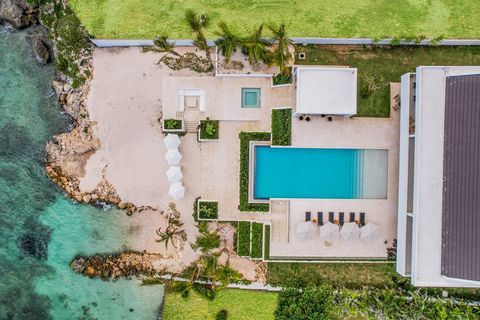 Welcome to Brisa del Mar Villa your exclusive luxury Villa in the Dominican Republic! When you stay at Brisa del Mar this amazing villa has access to the facilities at Casa de Campo, including 3 Pete Dye golf courses, restaurants & bars, Minitas Beac...