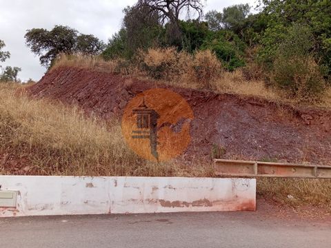 Urban Plot with 1232 m² in Santa Catarina da Fonte do Bispo - Excellent Investment Opportunity This urban plot, with a total area of 1232 m² and a buildable area of 945.6 m², is located on the outskirts of the picturesque village of Santa Catarina da...