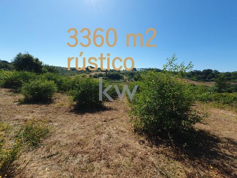 Rustiek land met 3360 m2 met ginjal bos en toegang tot de rivier. Goed voor het kweken van verschillende soorten. Gelegen op 20 m van de hoofdweg met goede toegang tot het land.