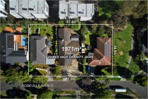 Discover a premier development opportunity in a top-tier blue-chip area with this remarkable DD08-zoned property. Spanning approximately 1,971 sqm across three allotments, this site is perfectly positioned just steps away from Westfield Doncaster. It...