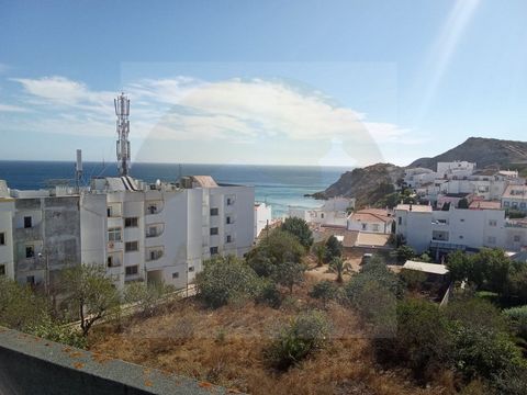 Discover this 3-bedroom apartment in the centre of the village of Burgau, this property offers a partial sea view, perfect for those seeking tranquillity. The apartment features three bedrooms, a cosy living room, and a fully equipped kitchenette. Th...