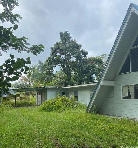 **Investor's Dream in Hawaiian Paradise Park!** Discover this incredible opportunity in the highly sought-after Hawaiian Paradise Park. Spanning 1 acre of lush, tropical land, this 2,112 square-foot property offers endless potential for the savvy inv...