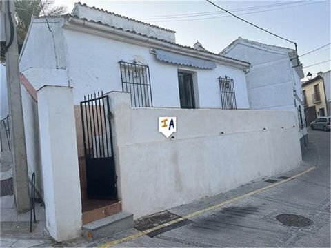 Dieses Stadthaus mit 3 Schlafzimmern befindet sich in erhöhter Lage am Rande der historischen Stadt Alcala la Real im Süden der Provinz Jaén in Andalusien, Spanien. Das teilmöblierte Anwesen mit Innenhof, großer Sonnenterrasse und Aussicht ist bezugs...