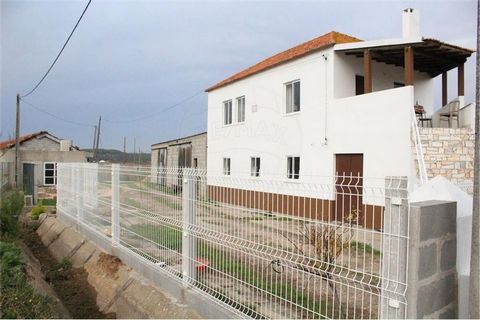 Com uma localização privilegiada entre a Nazaré e São Martinho do Porto (aproximadamente 7 km), esta quinta com 150.000m² é um excelente investimento tanto para turismo de habitação, que ganhou destaque nestes últimos tempos, em particular o turismo ...