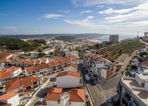 Descripción Terreno para construcción de vivienda en Nazaré en zona privilegiada. El terreno tiene 253m², va de punta a punta y tiene posibilidad de construir 3 plantas de 100m² cada una. Ideal para construir una casa o inversión en la construcción d...