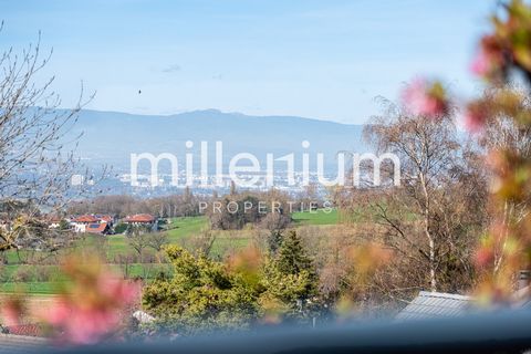 Agentur: Millenium Properties Referenz : SH/IH 1807 Eingebettet in das ruhige Dorf Beaumont, nur 30 Minuten von Genf entfernt, bietet dieses entzückende Einfamilienhaus eine perfekte Kombination aus ländlicher Ruhe und urbaner Nähe. Das Haus erstreck...