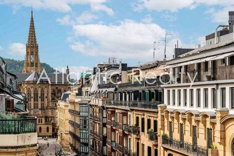 Atlantic Realty präsentiert ein spektakuläres Penthouse mit inspirierender Aussicht und einzigartigem Charakter. Diese außergewöhnliche Immobilie zeichnet sich auf dem umkämpften Luxusimmobilienmarkt von San Sebastian durch ihre einzigartigen Eigensc...