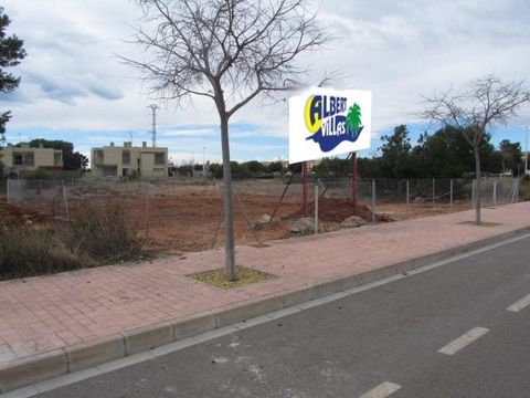 Prachtig perceel van 400 m2 met bebouwbare oppervlakte van 205 m2, zeer dicht bij het strand. Het wordt verkocht met een goedgekeurd project om 1 eengezinswoning van 200 m2, 1 kelder van 300 m2 en een zwembad te maken. Vergunning verleend door de gem...