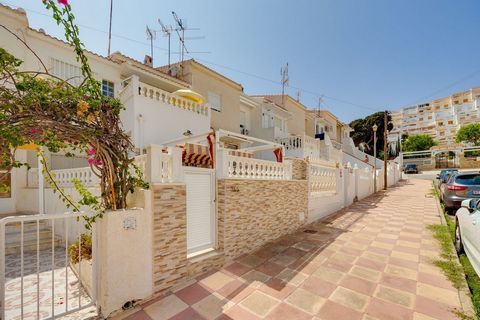 Charmanter Bungalow in Cabo Cervera - La Mata Träumen Sie von einem Paradies am Meer? Suchen Sie nicht weiter! Dieses charmante Haus befindet sich in der ruhigen Gegend von La Mata und ist der ideale Ort, um das Meer zu genießen. Sie können die Straß...