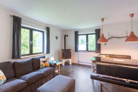 Diese wunderschön gelegene Wohnung ist ideal für einen Luxusurlaub in der Zugspitze Arena. Das Schlafzimmer und das zusätzliche Schlafsofa bieten ausreichend Platz für eine kleine Familie. Darüber hinaus können Sie hier nach einem Wintersporttag in d...