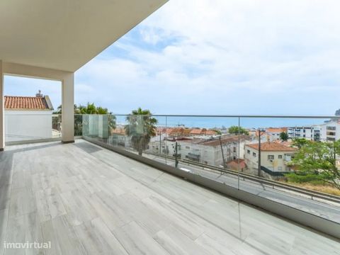 Appartement situé à 573 mètres de la plage de Nazaré mais aussi à un coup d’œil !! L’appartement se compose d’un salon de 28,20 m² et d’une cuisine équipée de 8 m2 en open space, de 3 chambres, la 1ère avec placard 10.41, la 2ème également avec placa...