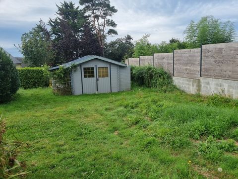 Crozon Tal ar Groas, terrain tout juste borné, végétalisé et prêt à être viabilisé. Déjà doté d'une entrée (portail et enrobé), de deux cabanons et proche des commerces, il n'attend plus que votre projet de construction! Les honoraires d'agence sont ...