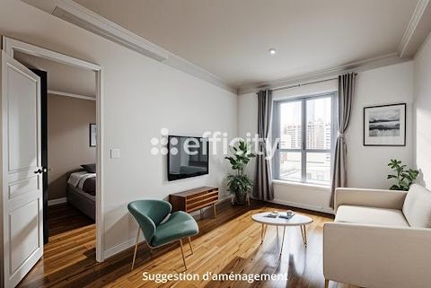 75016 - TROCADERO / KLEBER QUARTIER - DACHGESCHOSS Entdecken Sie diese charmante 2-Zimmer-Wohnung von 35,06 m2 Carrez mit Blick auf den Eiffelturm, Im 5. und letzten Stock einer schönen Eigentumswohnung aus den Jahren 1900, sicher, mit Hausmeister un...