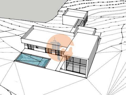 Grundstück zum Bau eines Hauses in Moncarapacho - Olhão Gemischtes Grundstück (städtisch und rustikal), völlig flach, mit einer Gesamtfläche von 3700 m2, mit einer Vorstudie mit Machbarkeit für den Bau eines Hauses bis zu 300 m2. Dieses Grundstück be...