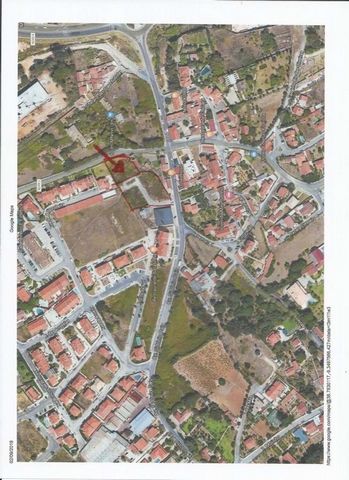 Lotes Urbanos total de 4 Lotes em Albarraque com area total de 732,0000m2 com projeto para 4 moradias em banda. Localização no concelho de Sintra, em Albarraque. Na envolvente existe oferta de serviços tais como, cafés, mercearias, supermercados, esc...