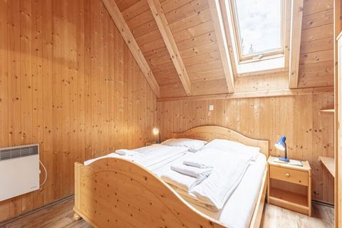 Welkom bij uw ideale alpine retraite in Vakantiepark Kreischberg by Alps Resorts. Dit charmante studio-appartement van 60 m² biedt comfortabel onderdak aan 4 tot 6 gasten met een doordachte mix van moderne voorzieningen en rustieke charme. Het appart...