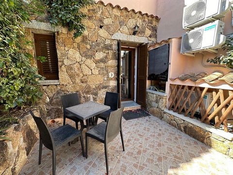 Casa mia immobiliare international offers a beautiful terraced house, with private entrance and garden, no condominium, location with splendid panoramic sea view, ventilated area. Arranged on two floors as follows:   Ground floor - independent entran...